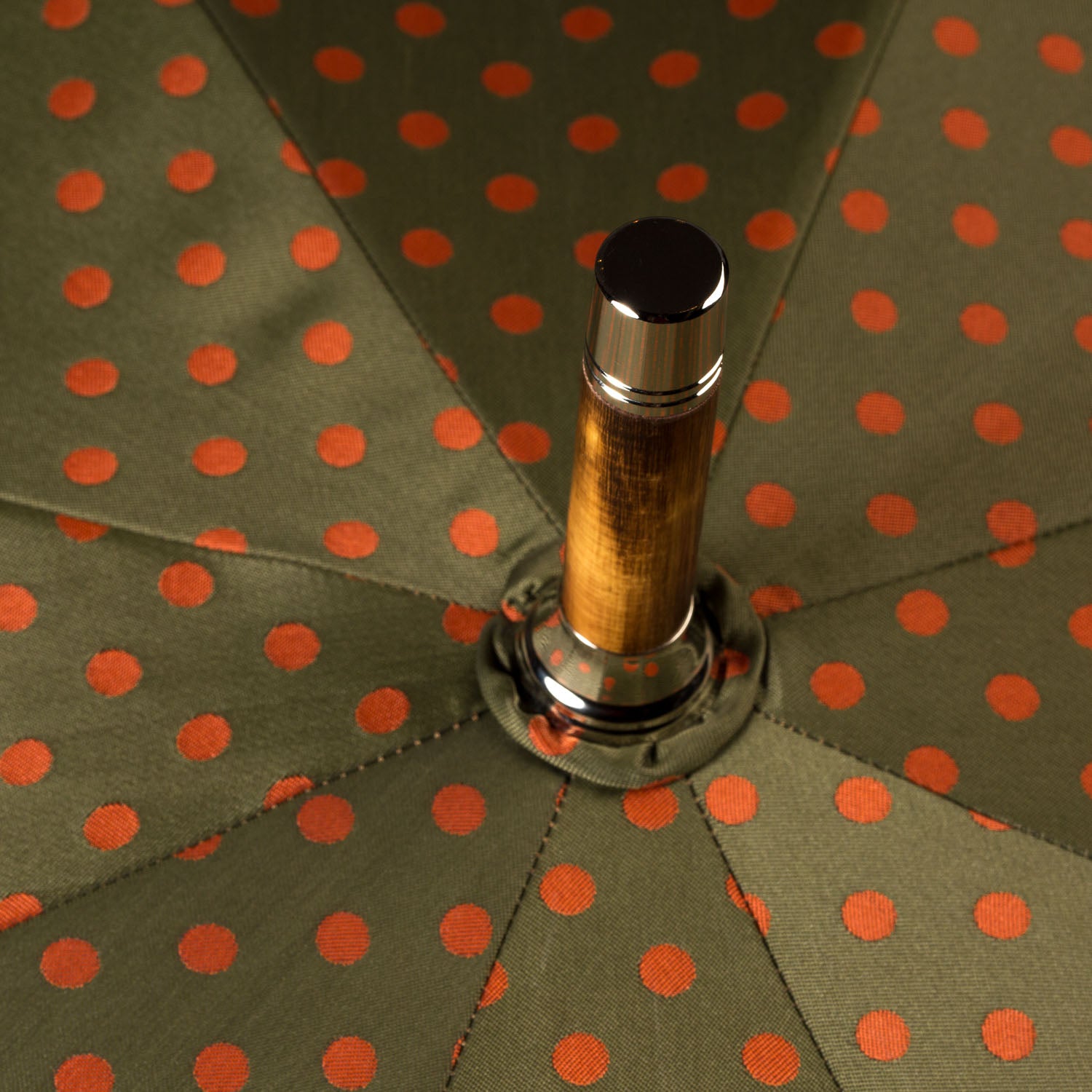 Olive-green umbrella with rust-red dots and handle made of chestnut wood –  Michael Jondral